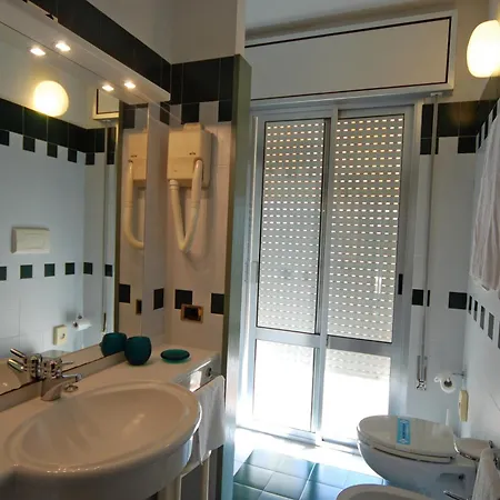 Hotell Montecarlo 4*