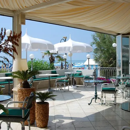 Hotell Montecarlo 4*
